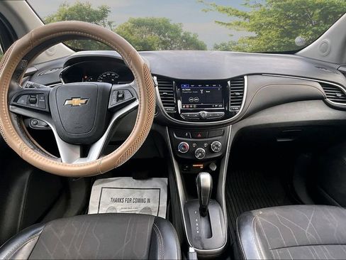 Used 2018 Chevrolet Trax LT w/ LT Convenience Package AWD/4WD image 15