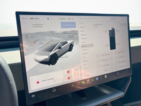 Used 2025 Tesla Cybertruck AWD Crew Cab image 37