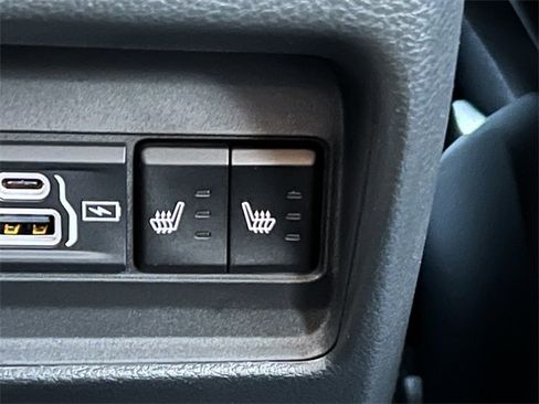 New 2025 Jeep Grand Cherokee Limited w/ Black Appearance Package image 37