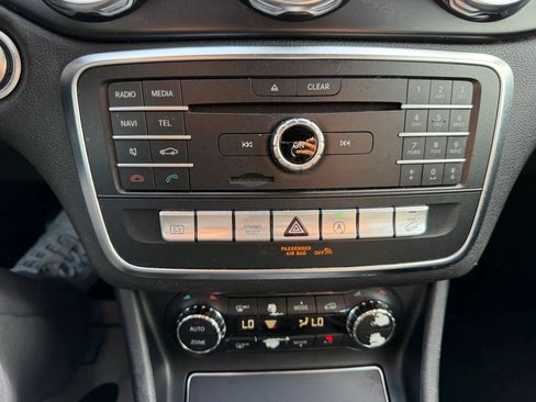 Used 2019 Mercedes-Benz GLA 250 4MATIC image 17