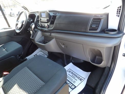 Used 2024 Ford Transit 250 Low Roof w/ Exterior Upgrade Package RWD image 31