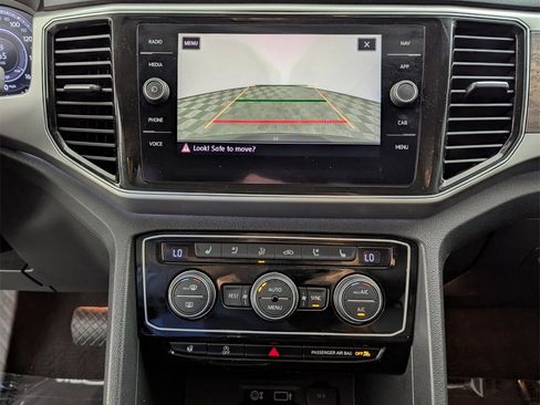 Used 2019 Volkswagen Atlas SEL Premium image 25