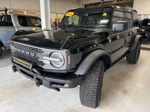 Used 2024 Ford Bronco Badlands AWD/4WD image 2