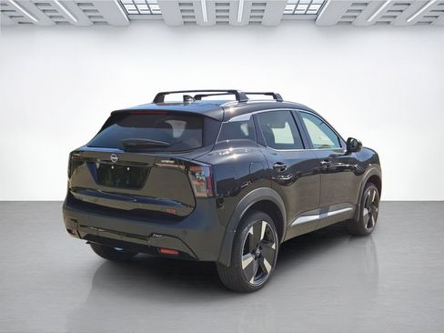 New 2026 Nissan Kicks SR w/ Cold Weather Package FWD image 4