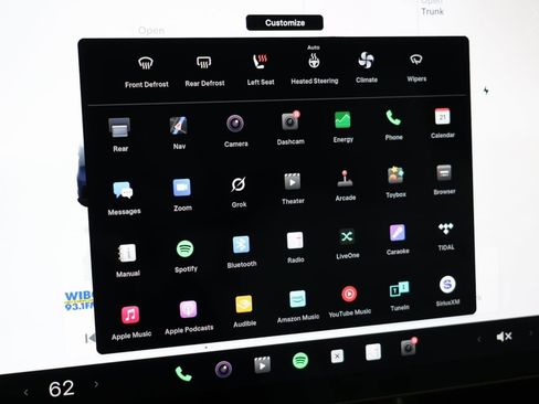 Used 2026 Tesla Model Y Long Range image 33