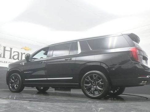 Used 2025 GMC Yukon XL Denali w/ Denali Reserve Package AWD/4WD image 57