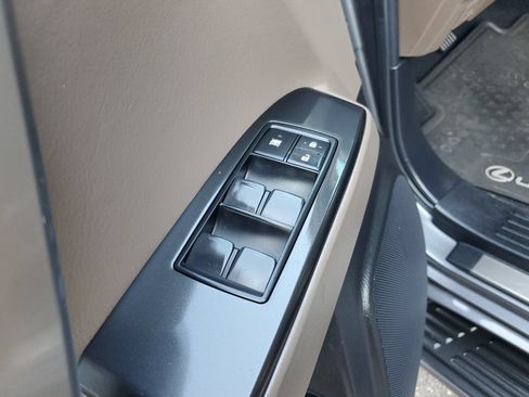 Used 2023 Lexus GX 460 Premium AWD/4WD image 16