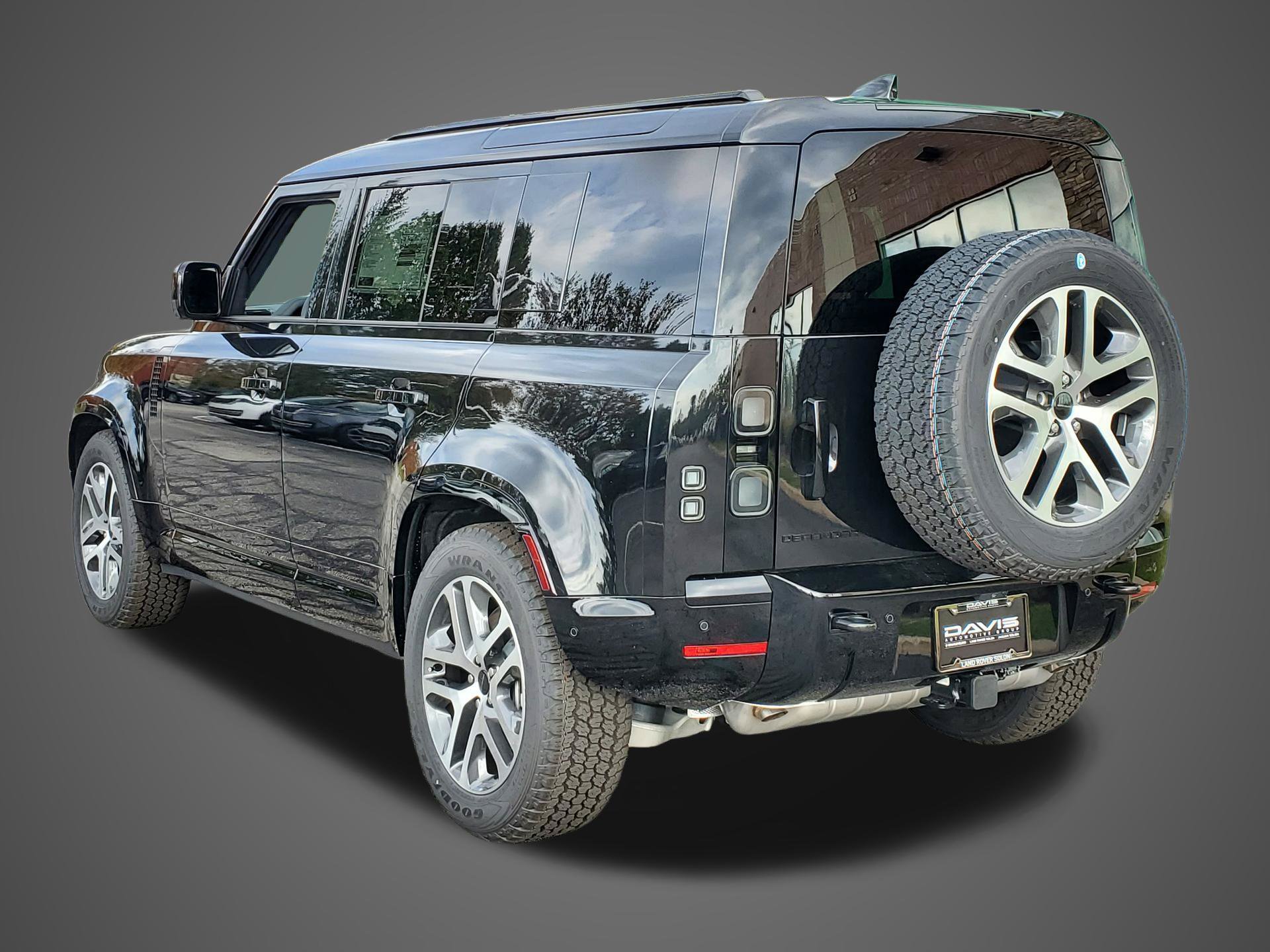 New 2026 Land Rover Defender 110 X-Dynamic SE AWD/4WD image 8
