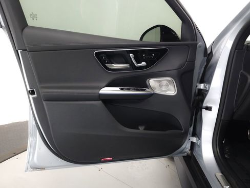 Certified 2025 Mercedes-Benz GLC 300 4MATIC image 5