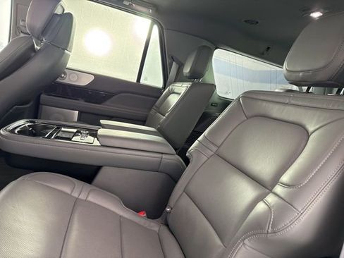 Used 2020 Lincoln Navigator L Reserve w/ Luxury Package image 13