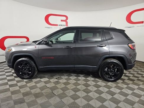 Used 2023 Jeep Compass Trailhawk image 4