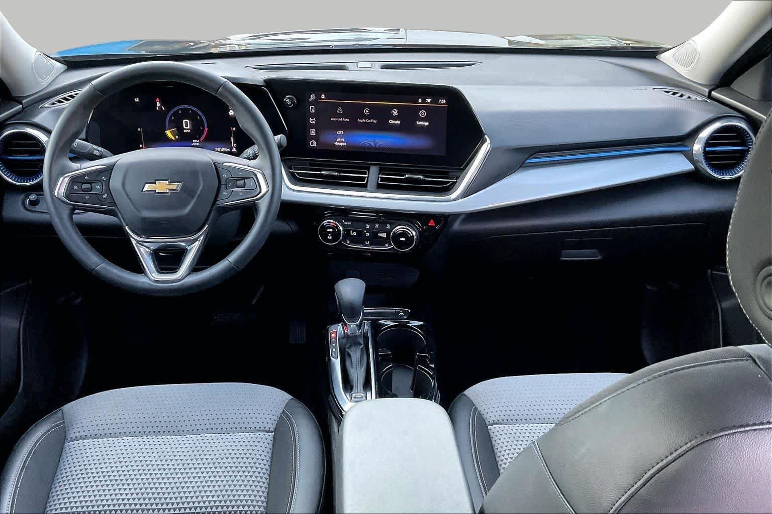 Used 2025 Chevrolet Trax LT w/ Driver Confidence Package FWD image 15