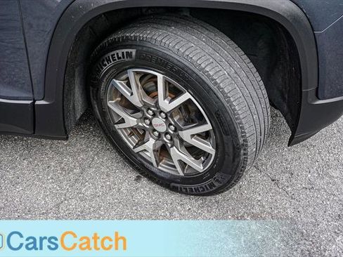 Used 2020 GMC Acadia SLE image 17