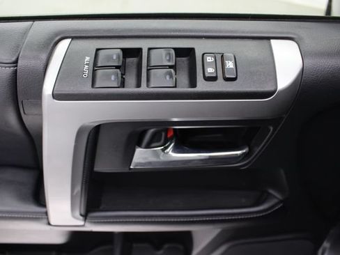 Used 2019 Toyota 4Runner SR5 Premium AWD/4WD image 40