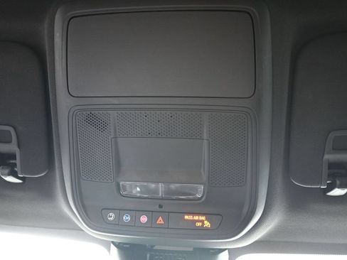 Used 2025 GMC Terrain Elevation AWD/4WD image 17