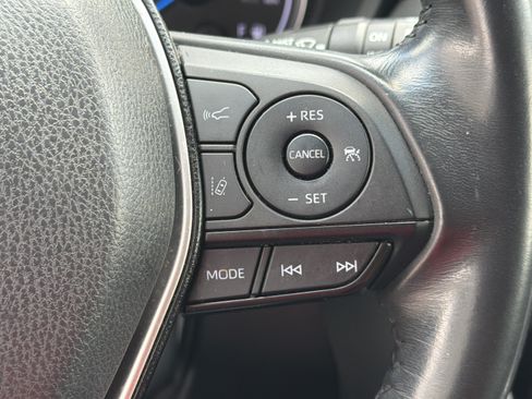 Used 2022 Toyota Venza LE AWD/4WD image 14
