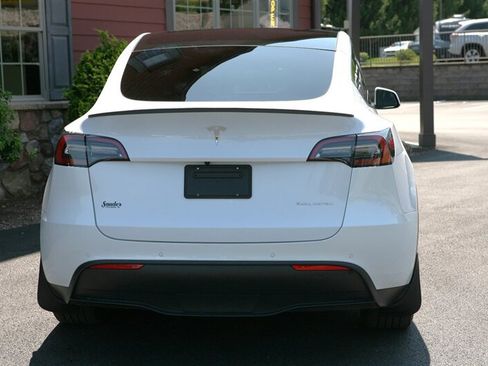 Used 2021 Tesla Model Y Long Range AWD/4WD image 6