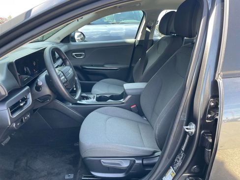 Used 2025 Kia K4 LXS image 27
