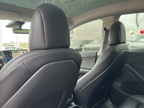 Used 2022 Tesla Model Y Performance image 17