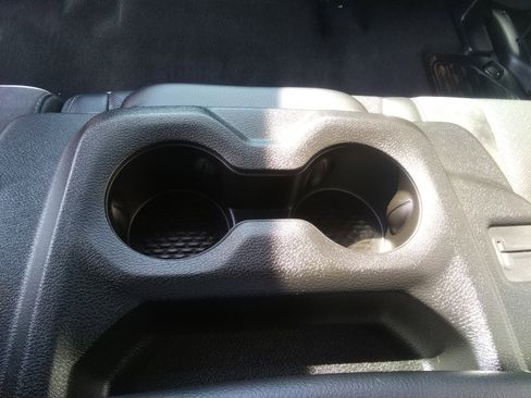 Used 2020 RAM 1500 Laramie image 9