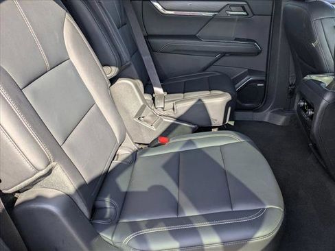 Used 2024 GMC Acadia Elevation image 19