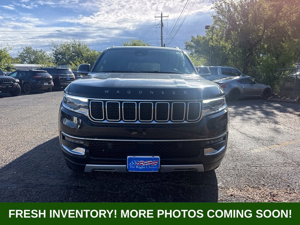 Used 2024 Jeep Wagoneer Series II w/ Flexible Seating Group RWD image 2