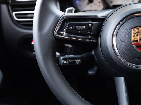 Certified 2026 Porsche Macan AWD/4WD image 15