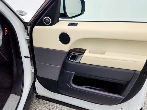 Used 2017 Land Rover Range Rover Sport HSE image 27