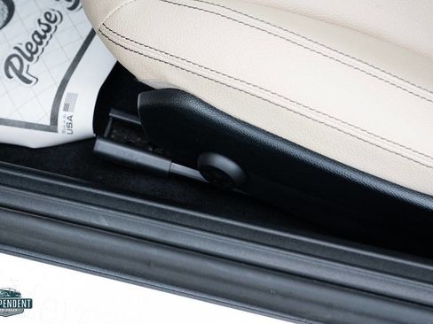 Used 2013 Mercedes-Benz SLK 250 image 16