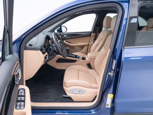 Certified 2026 Porsche Macan AWD/4WD image 17