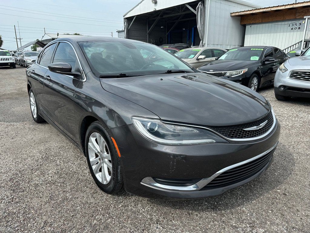 Used 2016 Chrysler 200 Limited FWD image 3