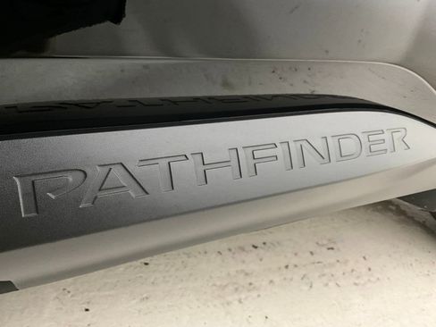 Used 2025 Nissan Pathfinder SL w/ Black Appearance Package image 30