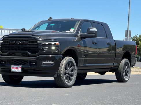 New 2026 RAM 2500 Laramie AWD/4WD image 7