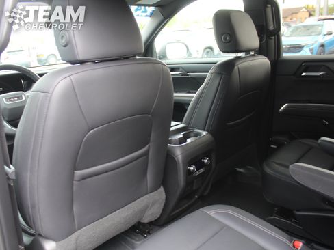 Used 2024 GMC Acadia Elevation w/ Black Edition AWD/4WD image 21