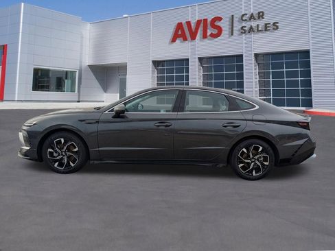 Used 2025 Hyundai Sonata SEL FWD image 2