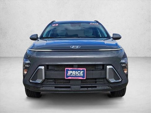Used 2025 Hyundai Kona SEL AWD/4WD image 2
