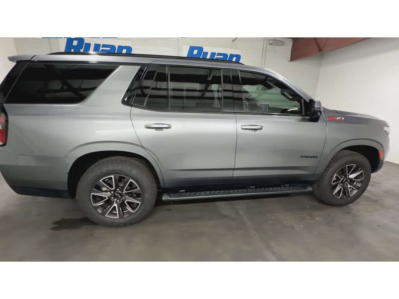 Used 2021 Chevrolet Tahoe Z71 w/ Z71 Signature Package AWD/4WD image 9