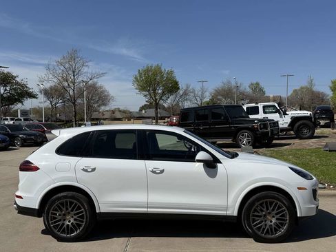 Used 2018 Porsche Cayenne Platinum Edition image 6