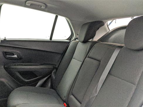 Used 2019 Chevrolet Trax LS image 22