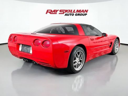 Used 2004 Chevrolet Corvette Coupe w/ Preferred Equipment Group RWD image 7