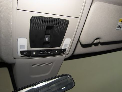 Used 2025 Honda CR-V EX image 8