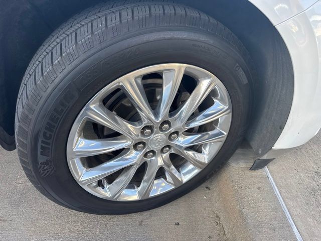 Used 2018 Buick Enclave Premium FWD image 7