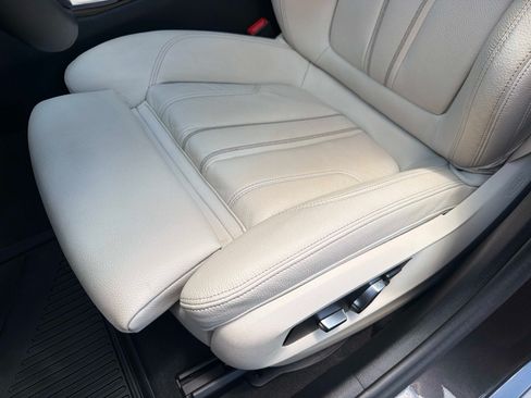 Used 2023 BMW 540i xDrive w/ Premium Package AWD/4WD image 18