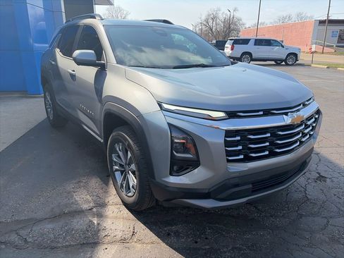 Used 2025 Chevrolet Equinox LT w/ Convenience Package II image 5