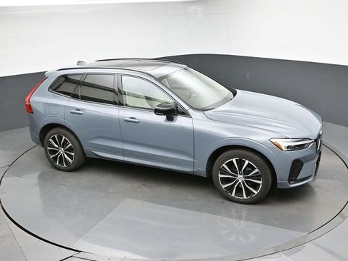 Used 2023 Volvo XC60 B5 Plus AWD/4WD image 18