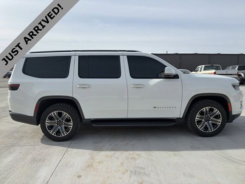 Used 2022 Jeep Wagoneer Series III w/ Convenience Group I image 4