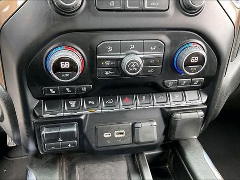 Used 2022 Chevrolet Silverado 2500 High Country AWD/4WD image 17
