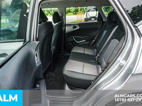 Used 2025 Kia Soul LX w/ LX Technology Package FWD image 21