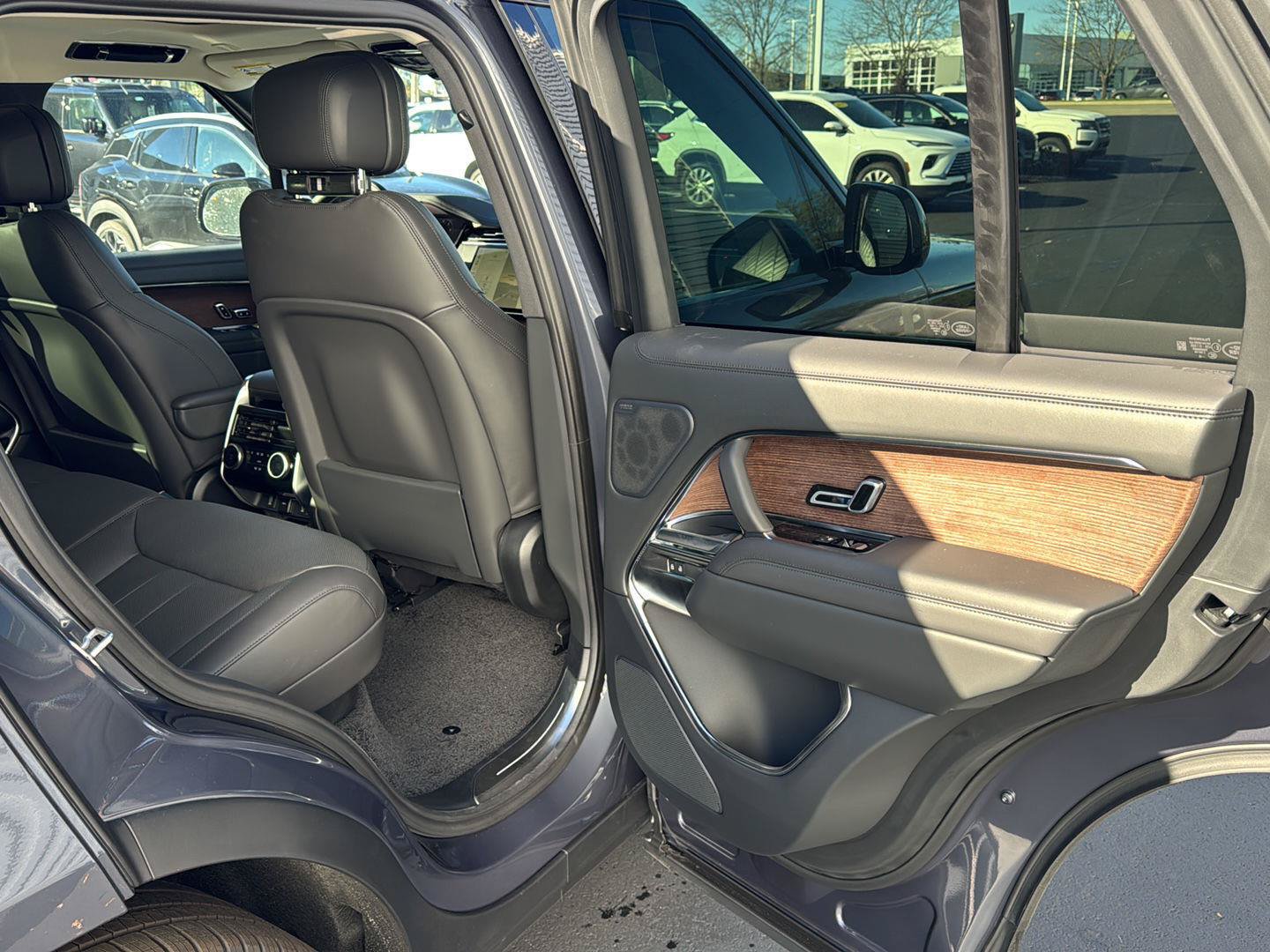 New 2027 Land Rover Range Rover SE AWD/4WD image 7