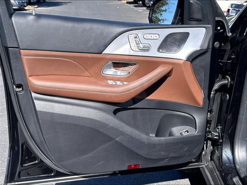Used 2024 Mercedes-Benz GLE 450 4MATIC w/ Driver Assistance Package image 19